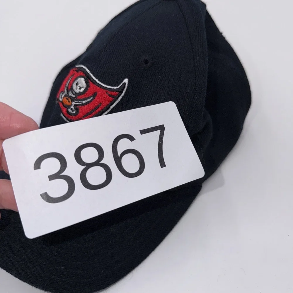 Tampa Bay Buccaneers NFL Reebok Team Apparel Black Adjustable Hat‎ Cap On Field